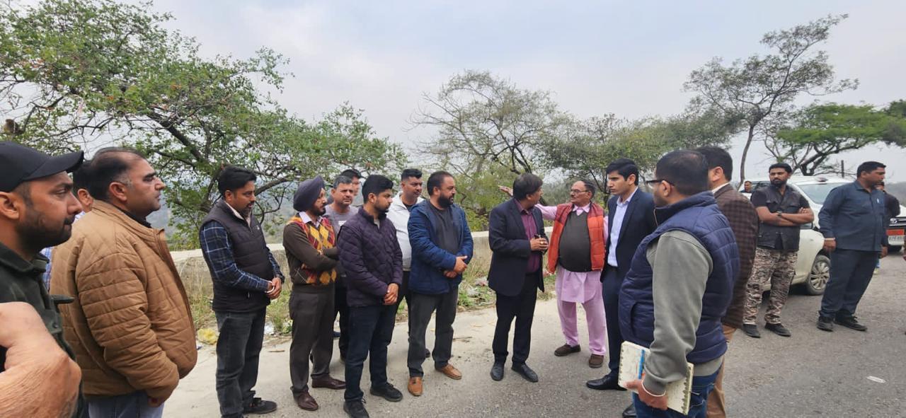 MLA Brahmshankar Jimpa demanded immediate repair of Hoshiarpur-Una road